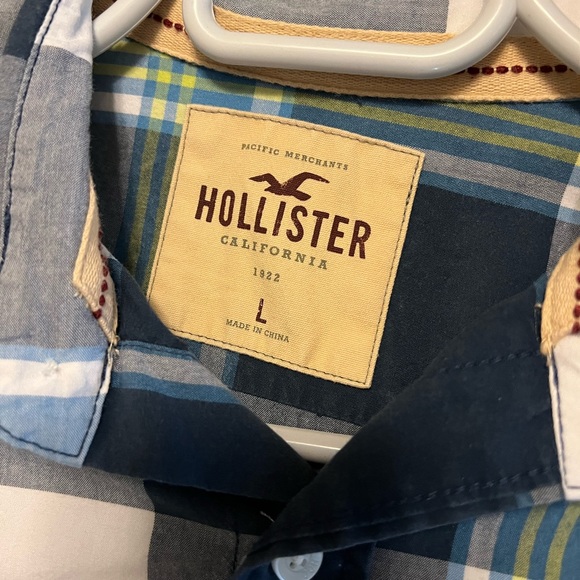 (2/$10) Hollister men’s button shirt - Picture 3 of 5